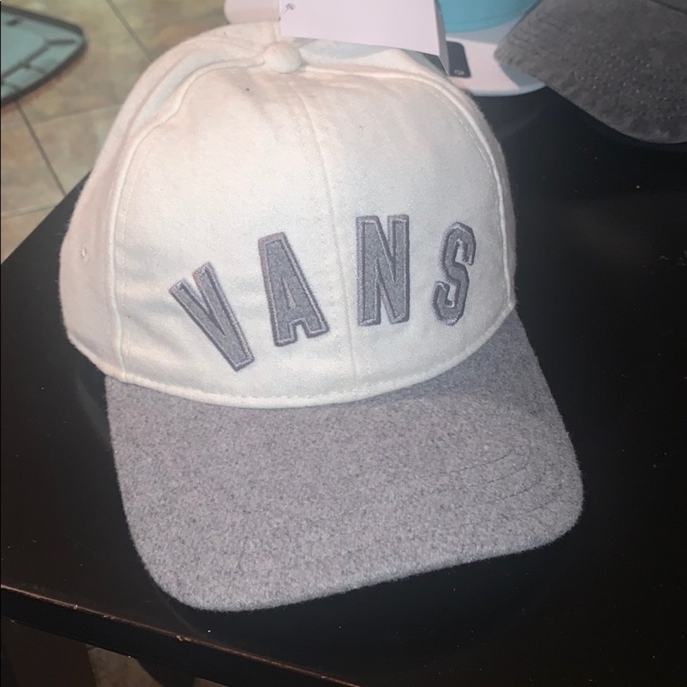 NEW Vans White Dugout Hat